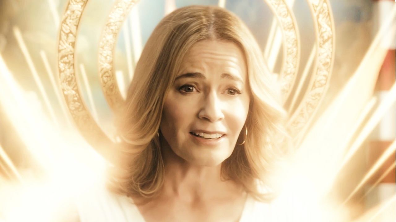 Elisabeth Shue appearing as an angel in The Boys Season 5.