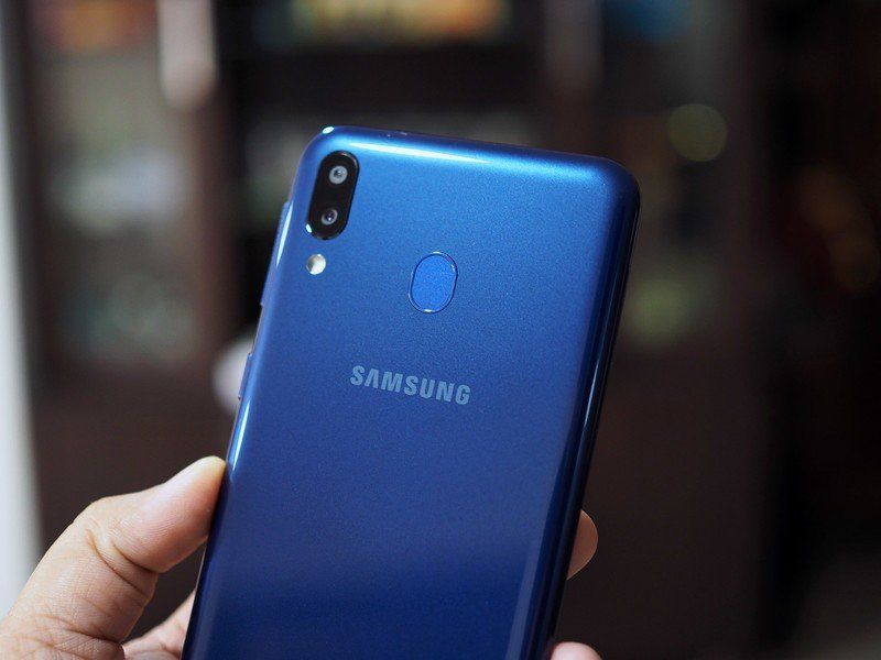 Samsung Galaxy M10 and M20 preview