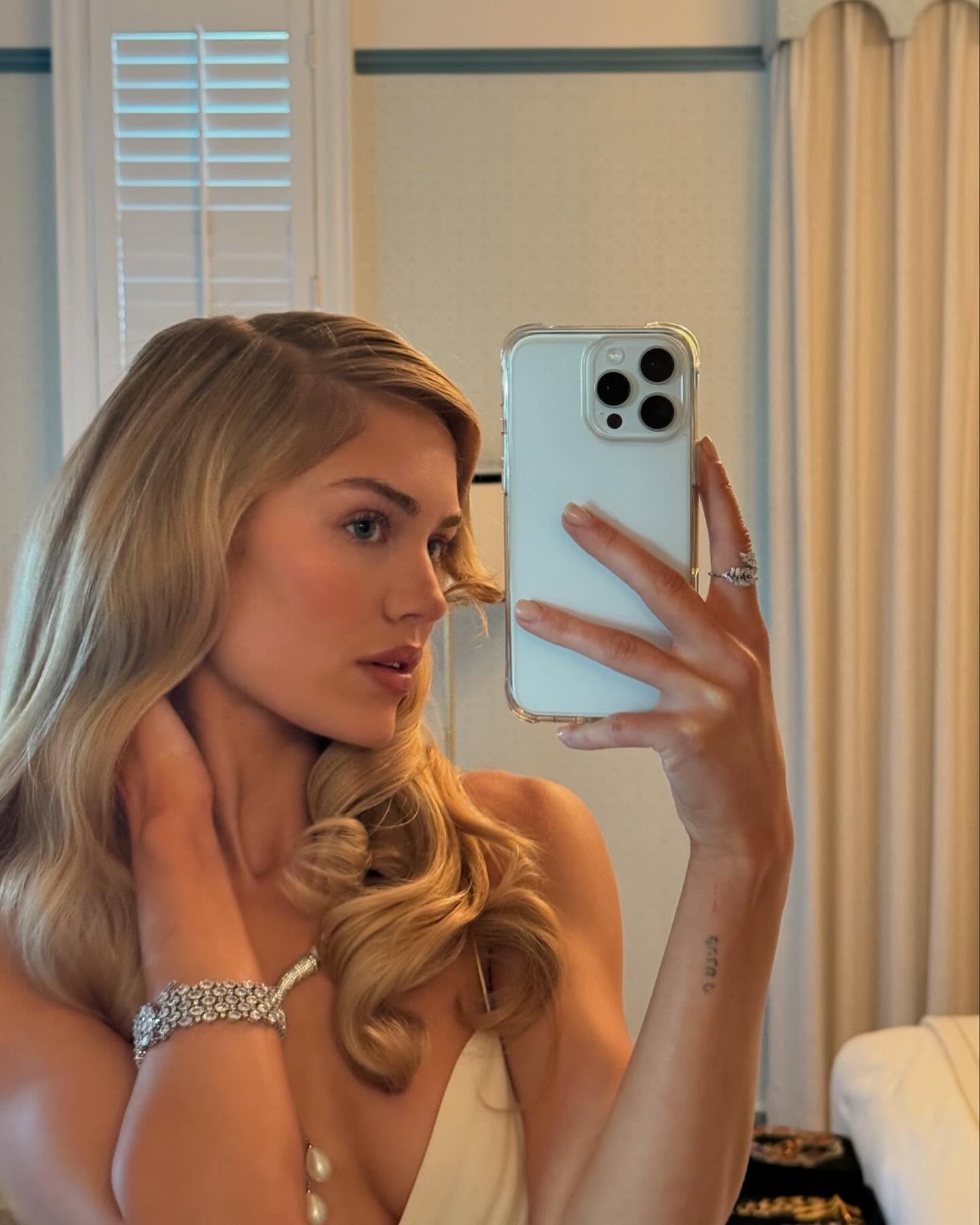 Mirror selfie of Michelle Randolph