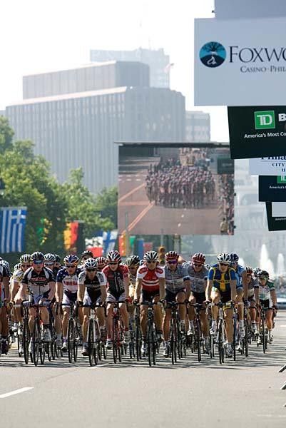 A men's peloton double feature on the Benjamin Franklin Parkway.