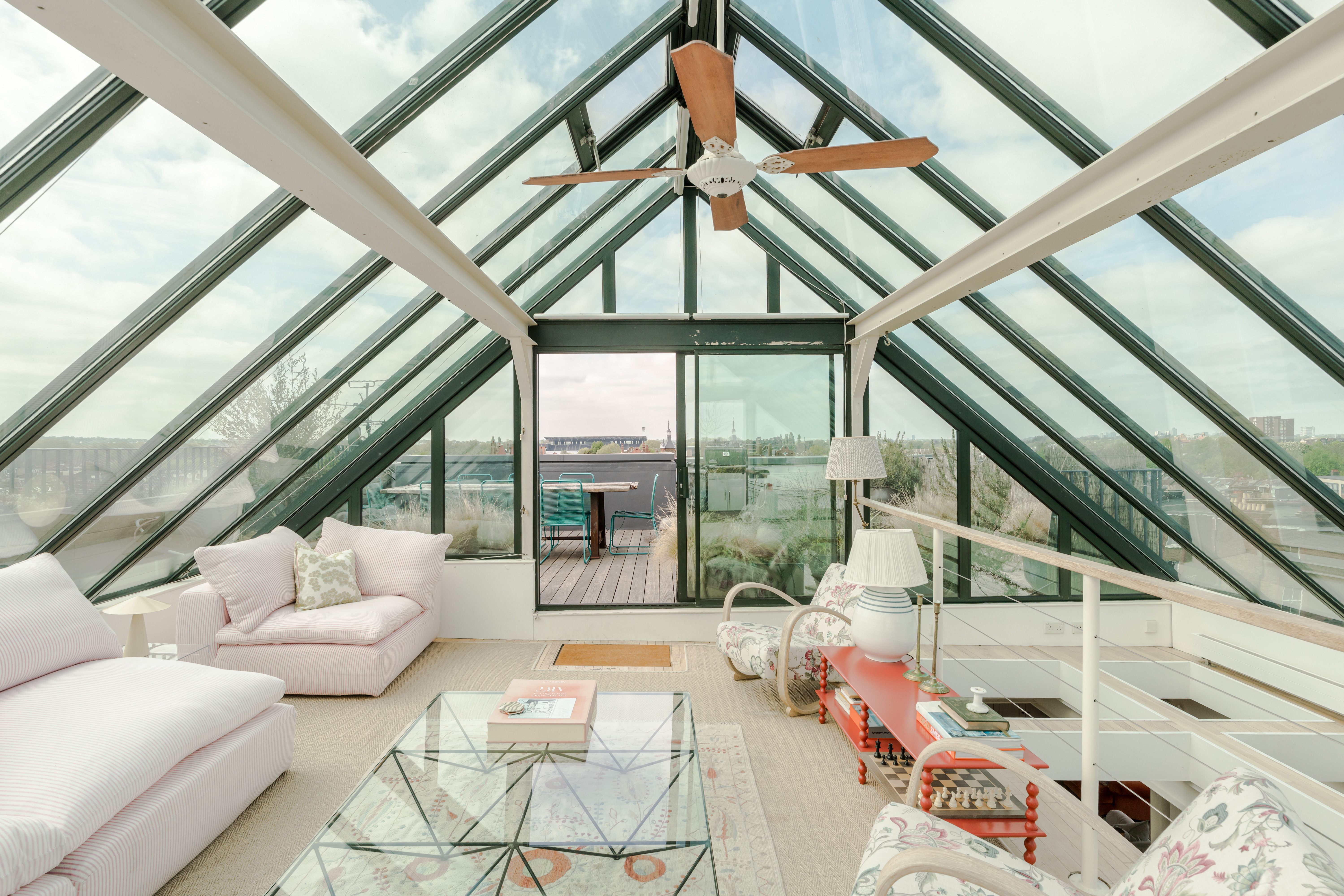 Three bedroom penthouse in Fulham, London