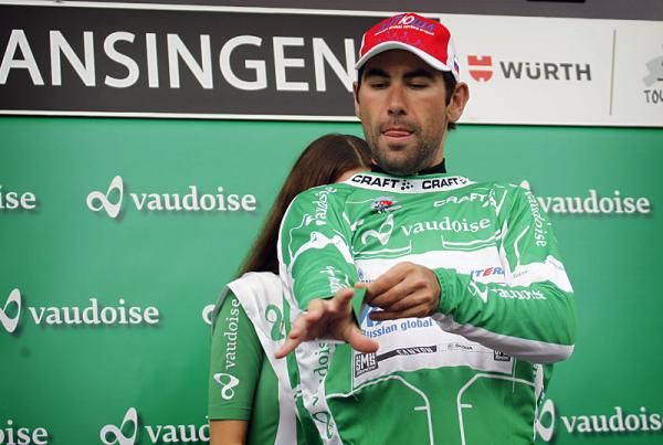 Vladimir Isaichev (Katusha) is the new mountains leader.