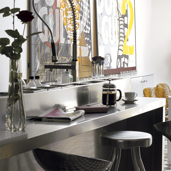 Kitchen with rose flower and counter