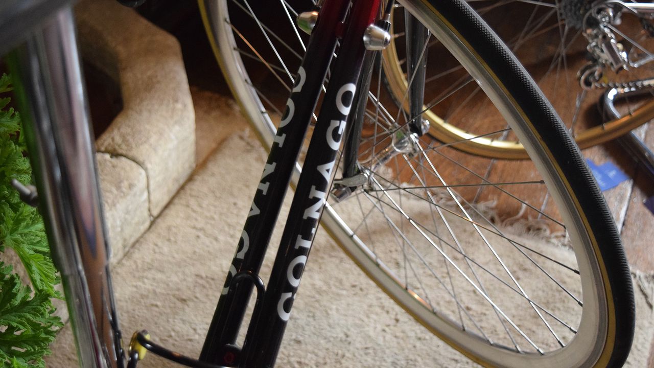 A closer look at the twin down tubes on the Colnago Carbitubo