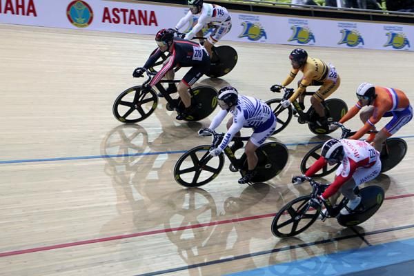 Action in the men's keirin final.