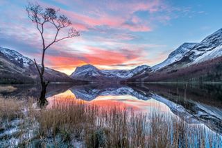 winter-scene-over-looking-buttermere-lake-district