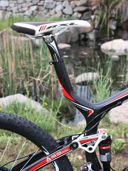 The integrated seatmast makes packing for shipment difficult but it requires no cutting and provides a remarkable amount of vertical flex for a buttery smooth ride on the trail.