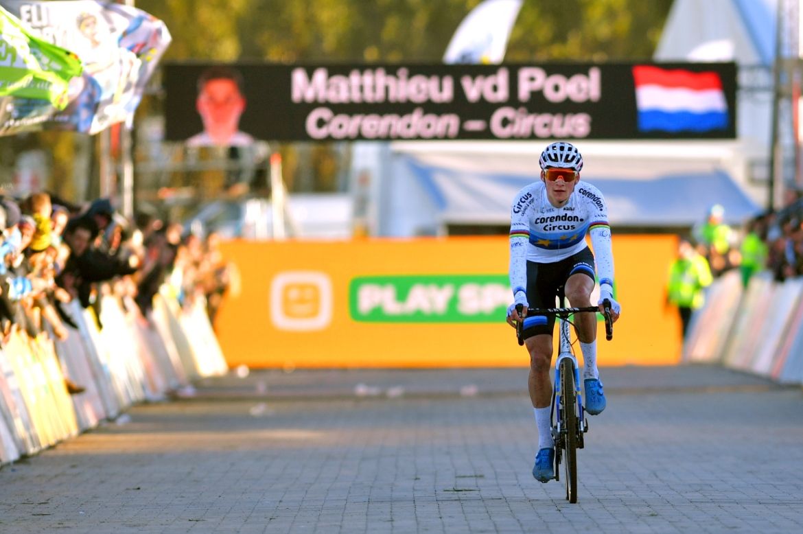 Van der Poel comes to the line