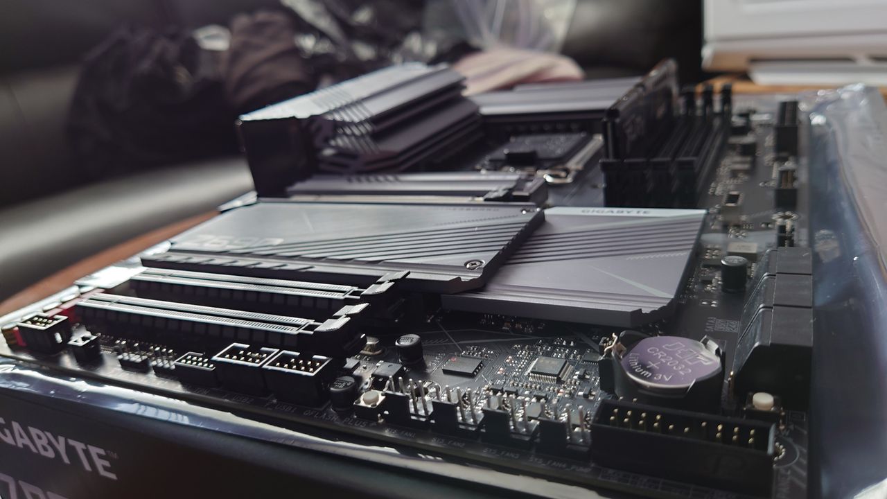 Motherboard's heatshield