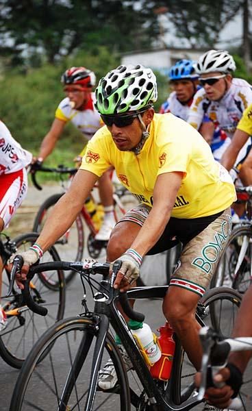 Race leader Fernando Camargo