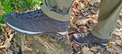 Zamberlan Hike Lite GTX RR hiking shoes on rocks