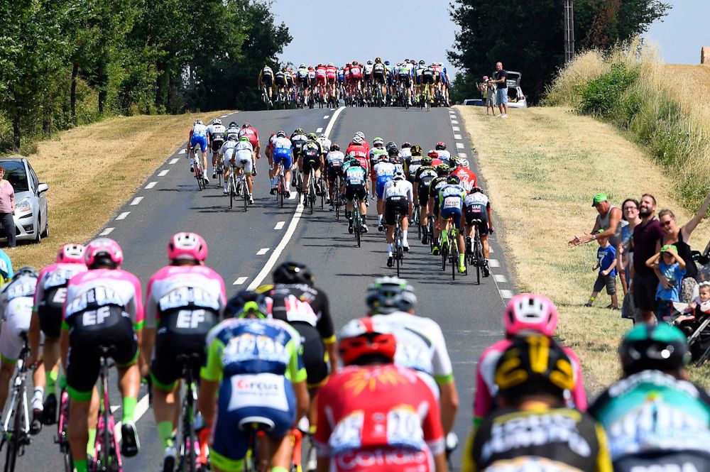 Echelons form during stage 7 at the Tour de France