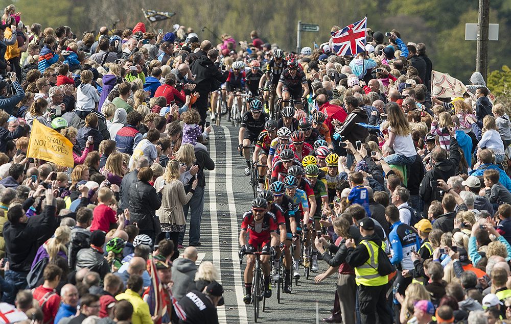 The peloton can hardly believe how many fans there are