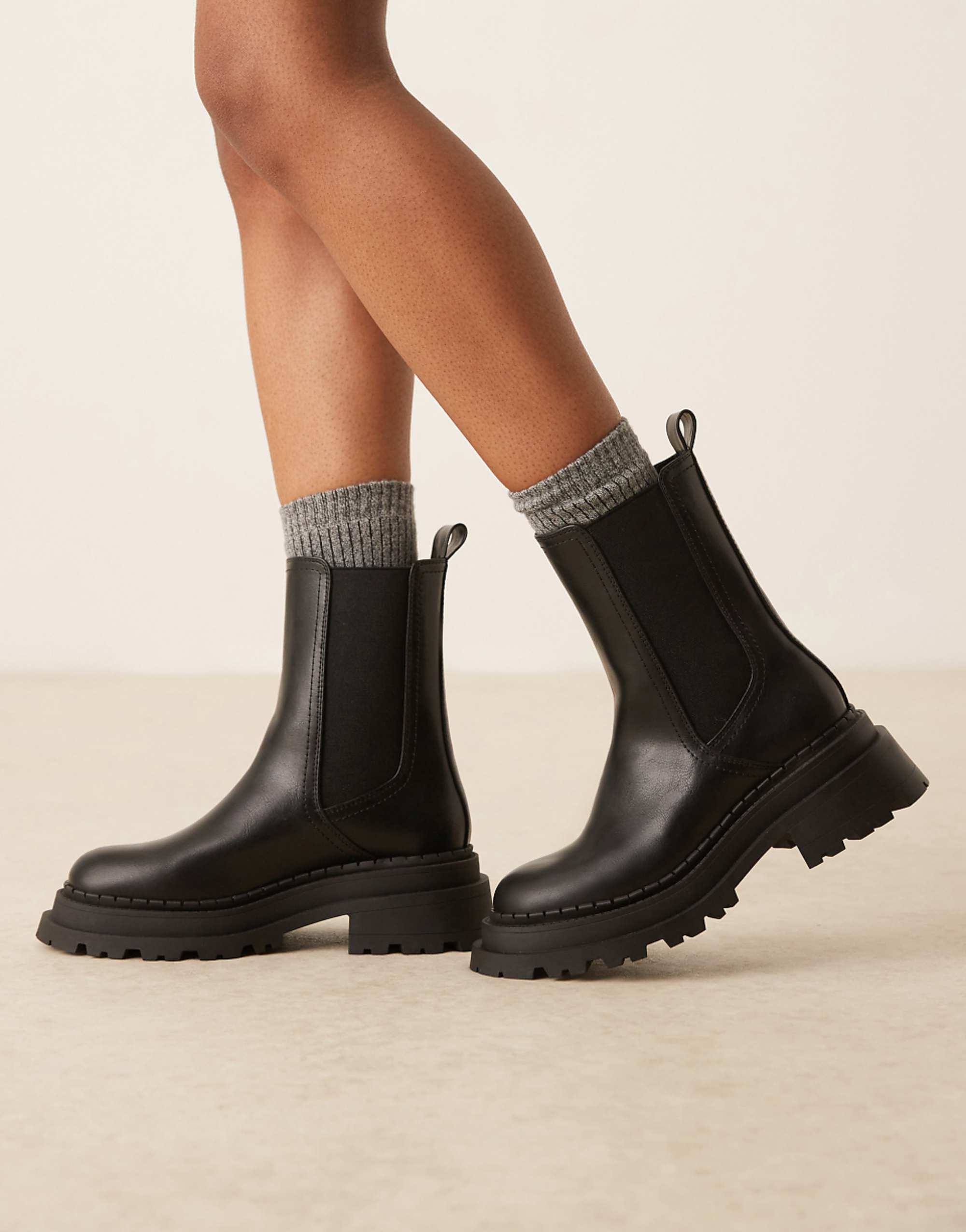 Asos Design Austin Chunky Chelsea Boots in Black