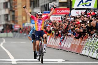 Demi Vollering wins the 2023 Liege-bastogne-liege