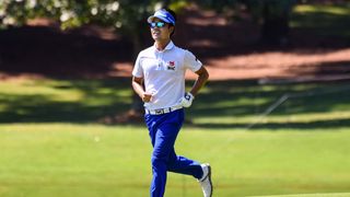 Kevin Na running in the 2016 Tour Championship