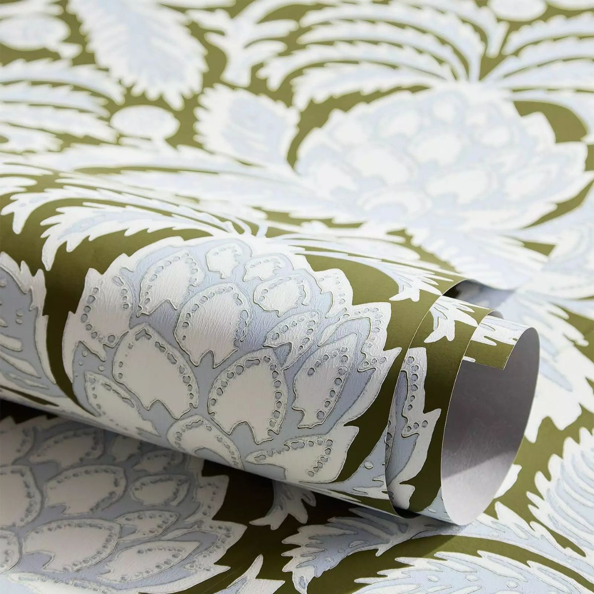 Green wallapaper with artichoke motif
