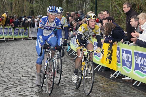 Boonen and Cavendish were releaged to the peloton