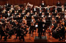 Orchestra, music and wine