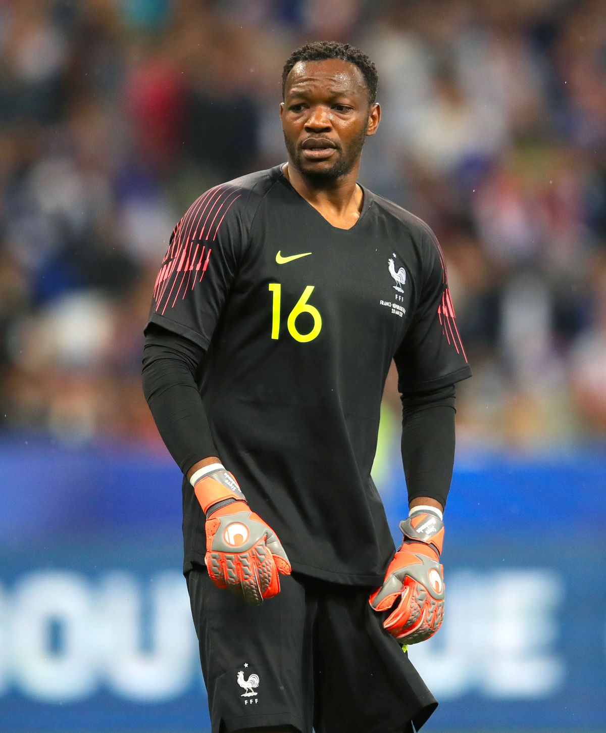 Steve Mandanda to miss France Nations League games after positive Covid 