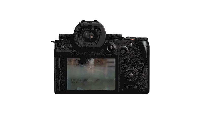 Animation demonstrating the application of open gate video on a Panasonic camera and mobile devices