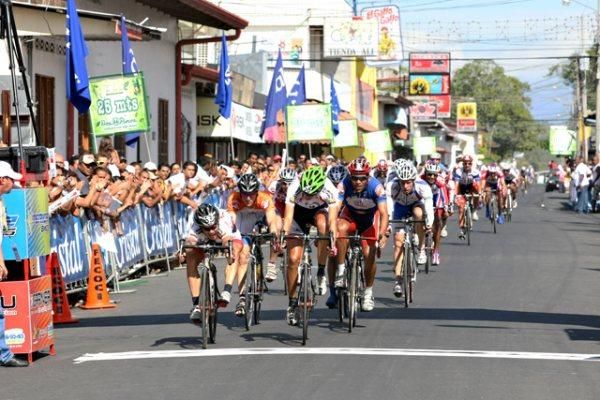 Carlos Pulgarin (Greatwall-Indeportes Antioquia) wins the bunch sprint for second.