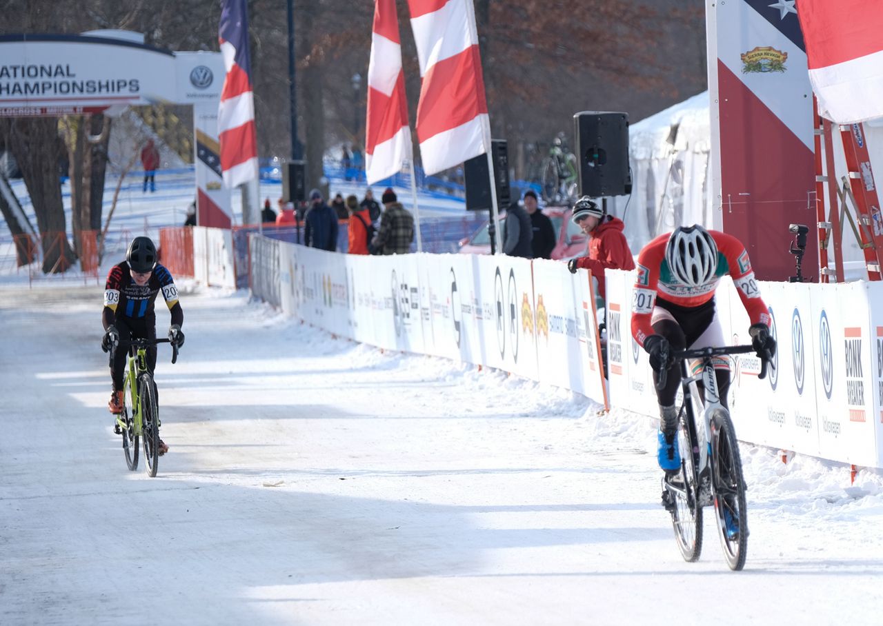 Denzel Stephenson (Boulder Junior Cycling) burying himself with one lap to go