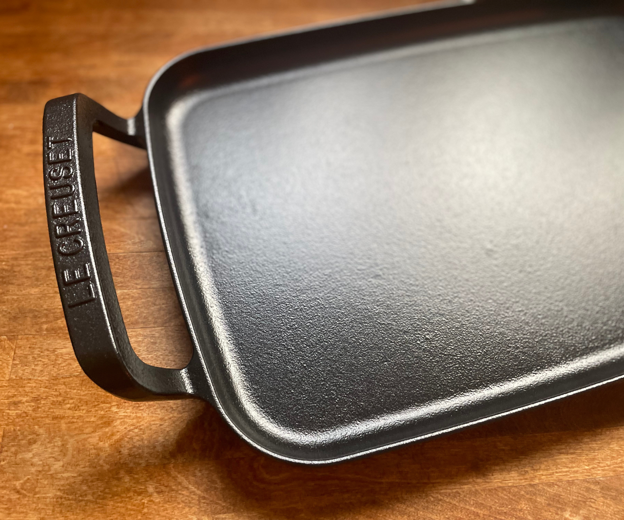 Le Creuset Alpine Outdoor Griddle up close