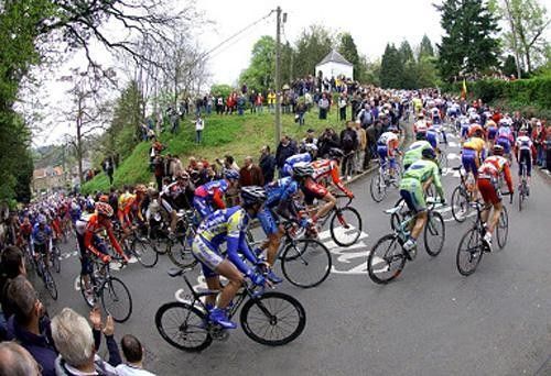 The notorious steep section of the Mur de Huy