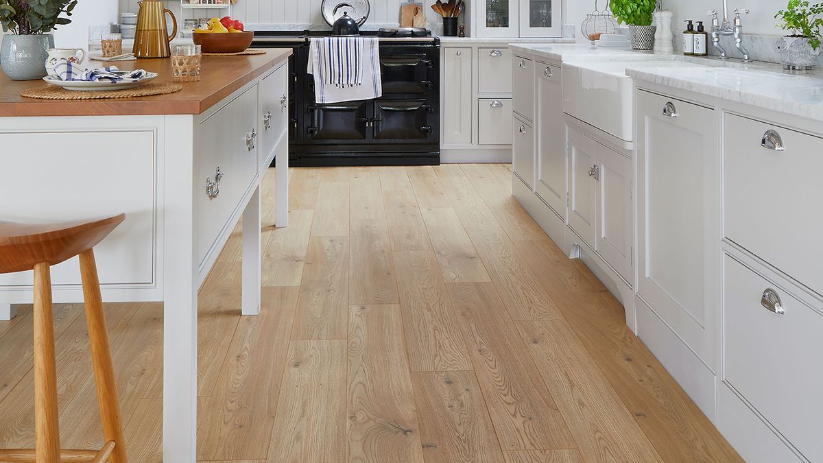 How to choose the best wood flooring for kitchens | Homebuilding