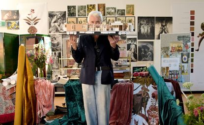 australian film director baz luhrmann holding carriage mock-up