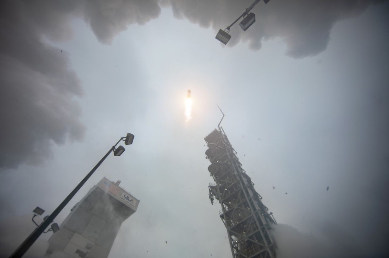 A United Launch Alliance Atlas V rocket launches the Landsat 9 satellite to orbit from Space Launch Complex 3 at Vandenberg Space Force Base in California, on Sept. 27, 2021.