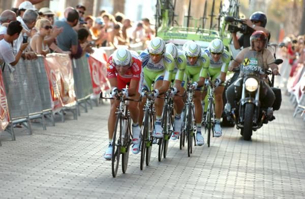 Nibali leads his Liquigas Cannondale teammates home
