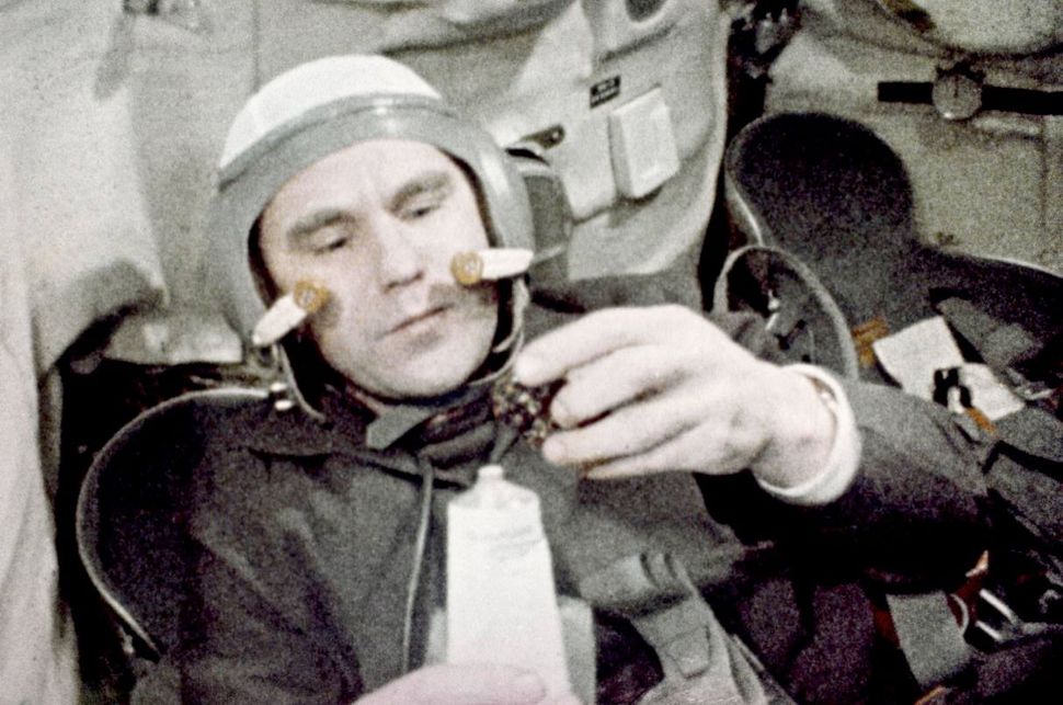 Cosmonaut Vladimir Shatalov, who led three Soyuz missions, dies at 93 ...