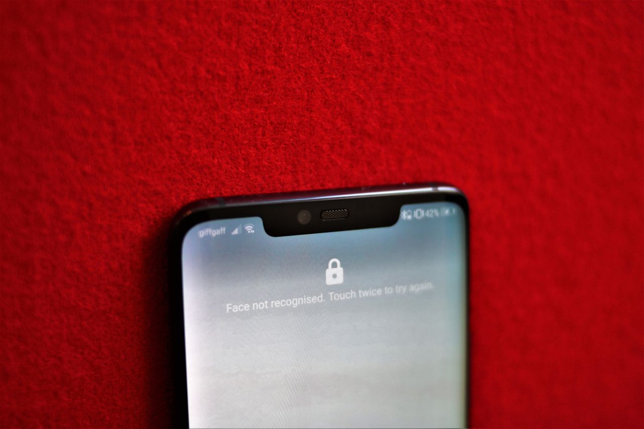 Huawei Mate 20 Pro front camera