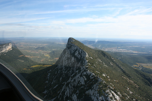 Pic St Loup from glider, Morties to right.jpg
