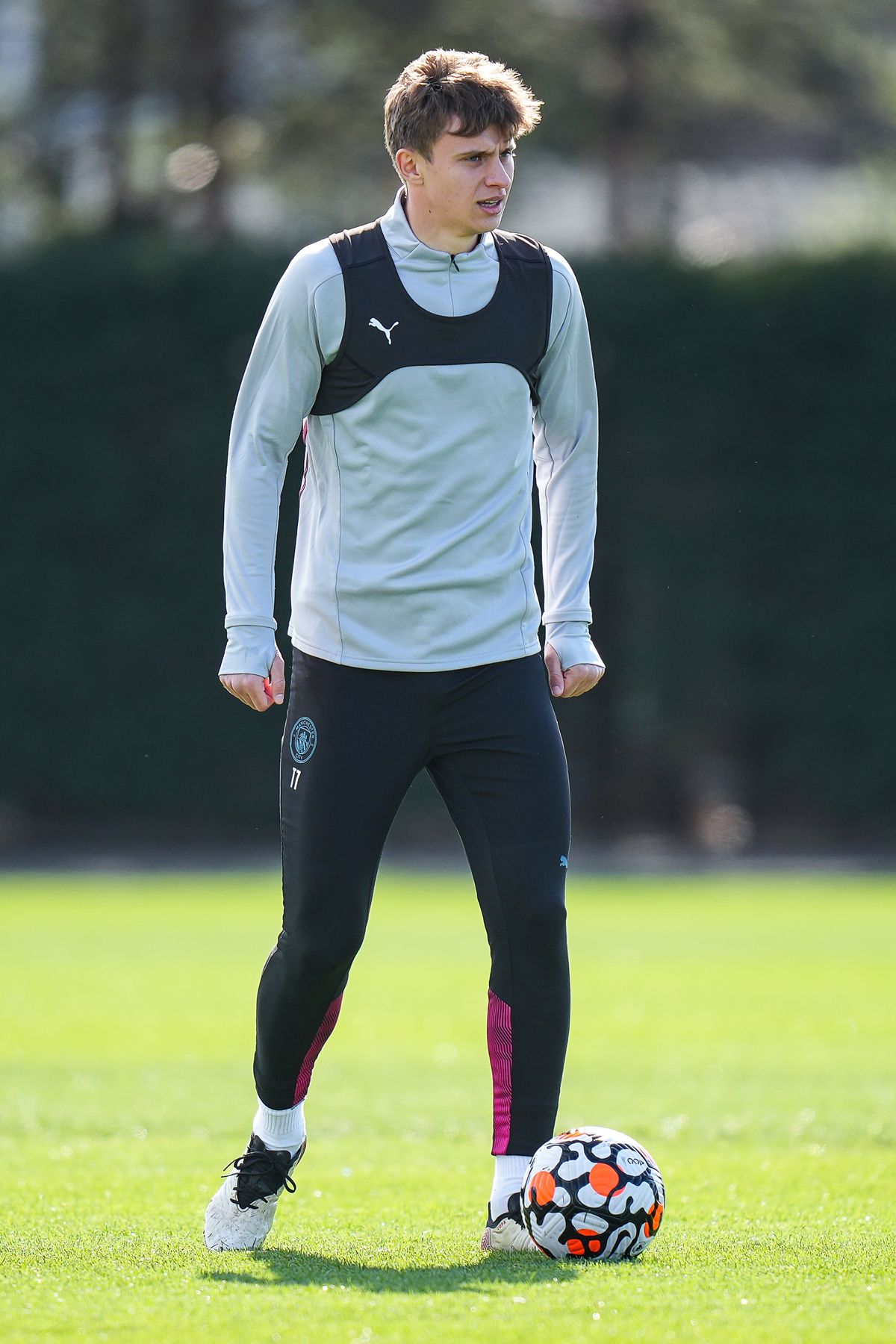 Ukrainian Andrii Kravchuk training with Man City after arriving in UK ...
