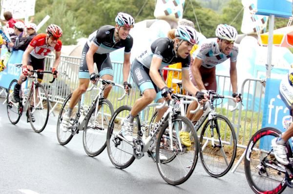 Maxime Monfort leads his Leopard Trek teammate Jakob Fuglsang.