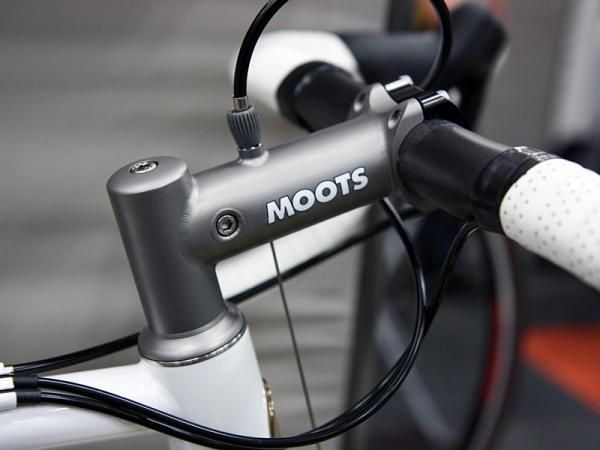 This Moots stem beautifully displays what's possible with Chris King's new optional upper bearing caps.