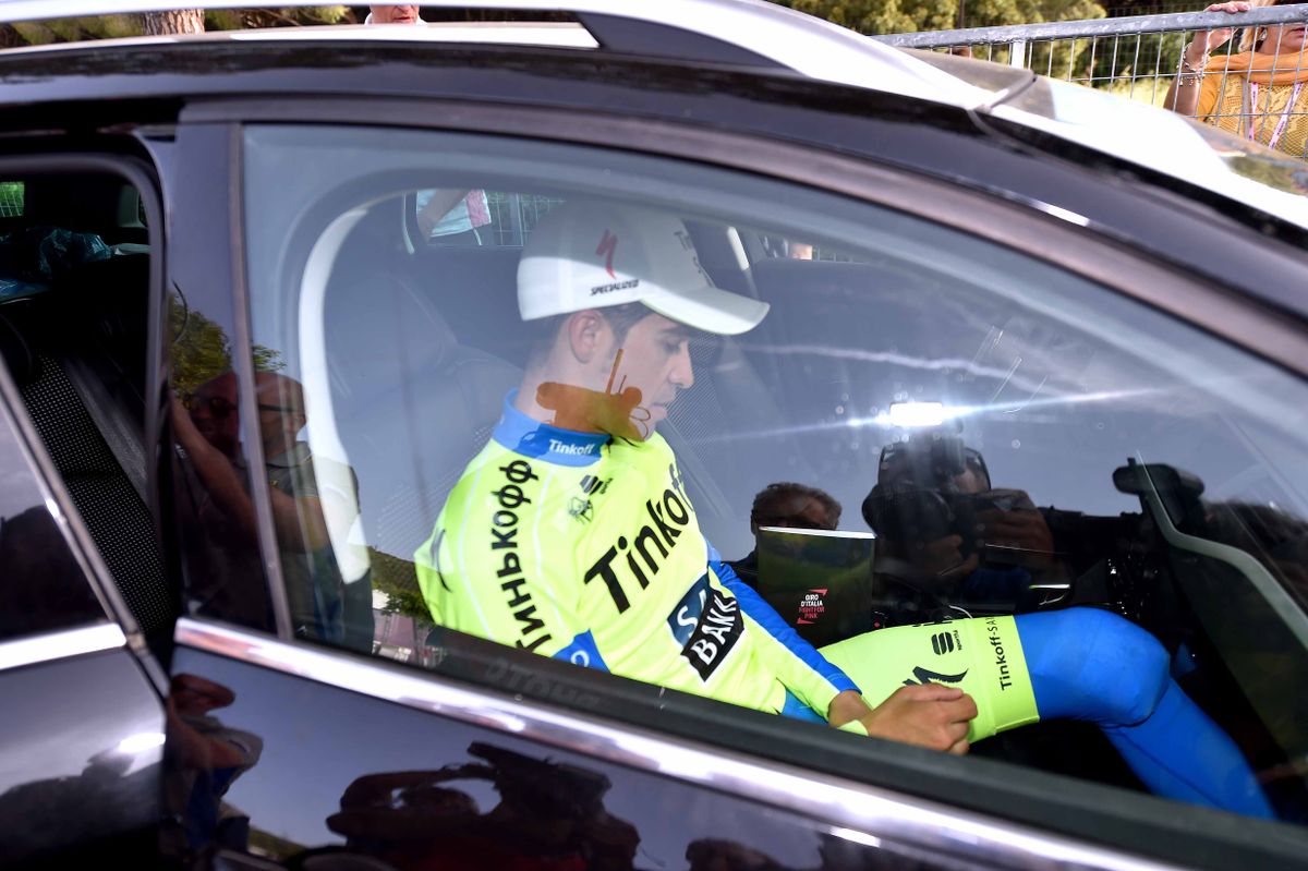 Alberto Contador (Tinkoff-Saxo) with ice on his knee after crashing on stage 6