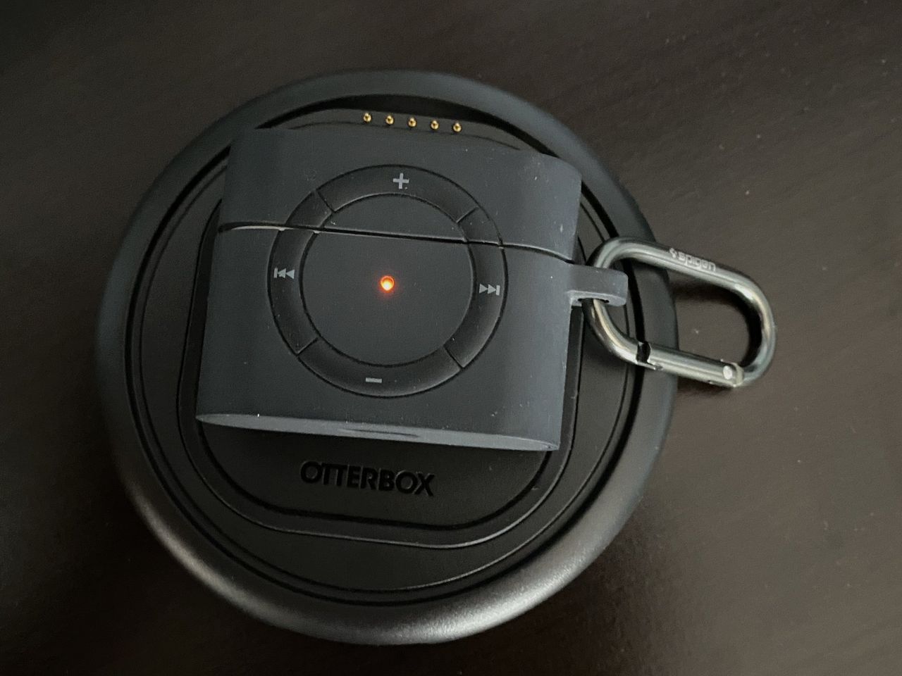 Spigen Classic Shuffle Wireless Charging