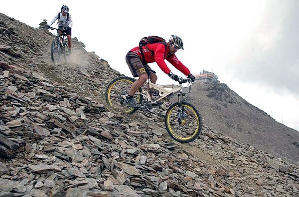 The first descent of the Bormio Pass with plenty of shale to greet you in case of a fall