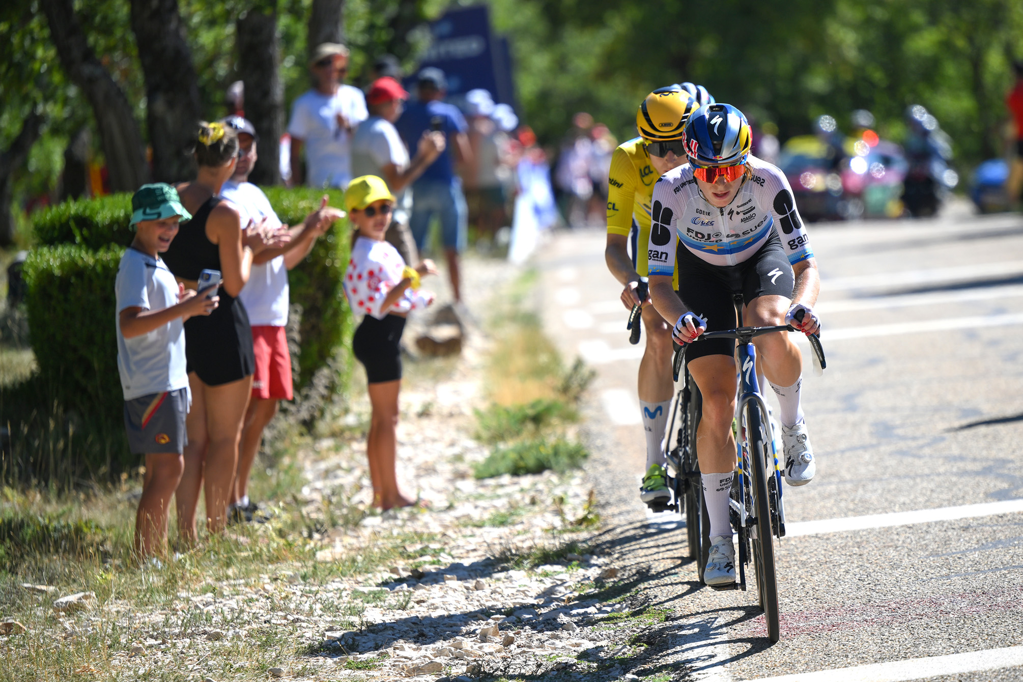 MONT VENTOUX, FRANCE - AUGUST 07: (L-R) Marlen Reusser of Switzerland and Team Movistar - Yellow Leader Jersey and Demi Vollering of Netherlands and Team FDJ United - SUEZ compete in the chase group during the 5th Tour de France Femmes 2026, Stage 7 a 146.8km stage from La Voulte-sur-Rhone to Mont Ventoux 1901m / #UCIWWT / on August 07, 2026 in Mont Ventoux, France. (Photo by Alex Broadway/Getty Images)
