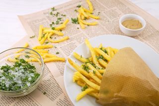 This shot of French fries in New Caledonia by Slike is free to download for use in your projects