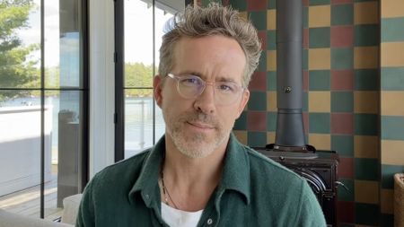 Ryan Reynolds wearing glasses in Mint Mobile Ad