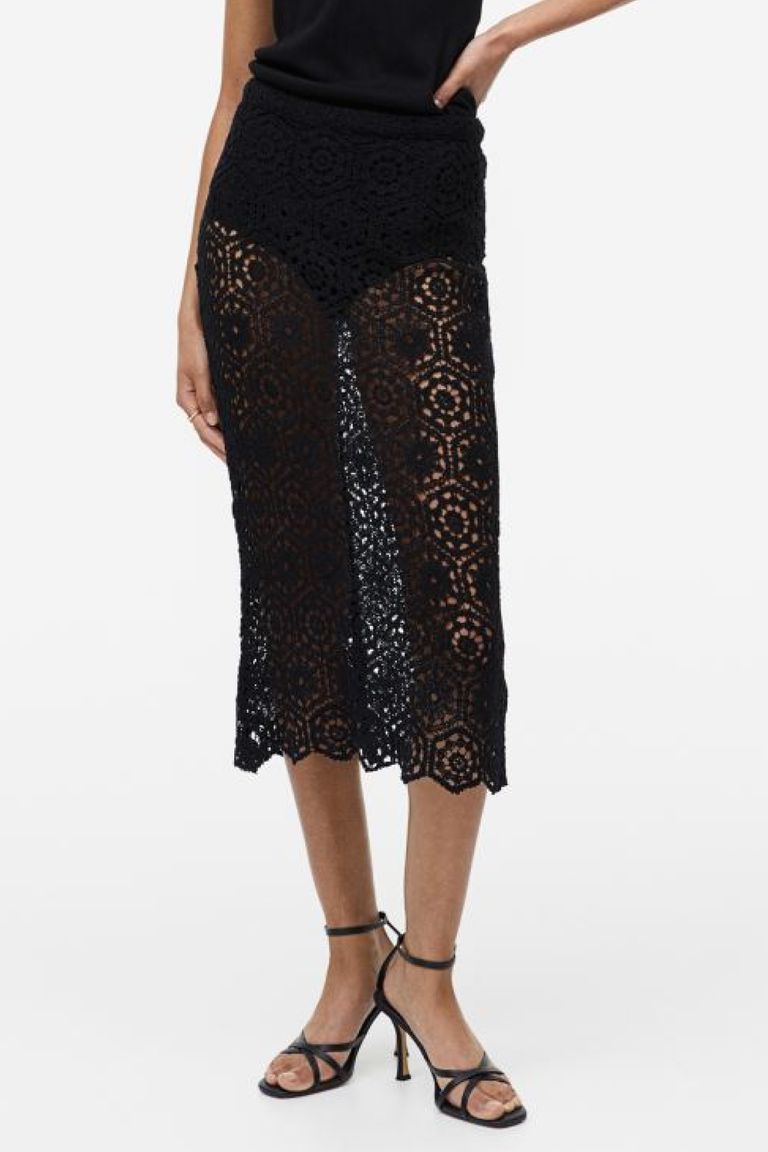 Trust Me—the Lace Trend Is the Sweet-Yet-Sultry Look of Summer 2024 ...