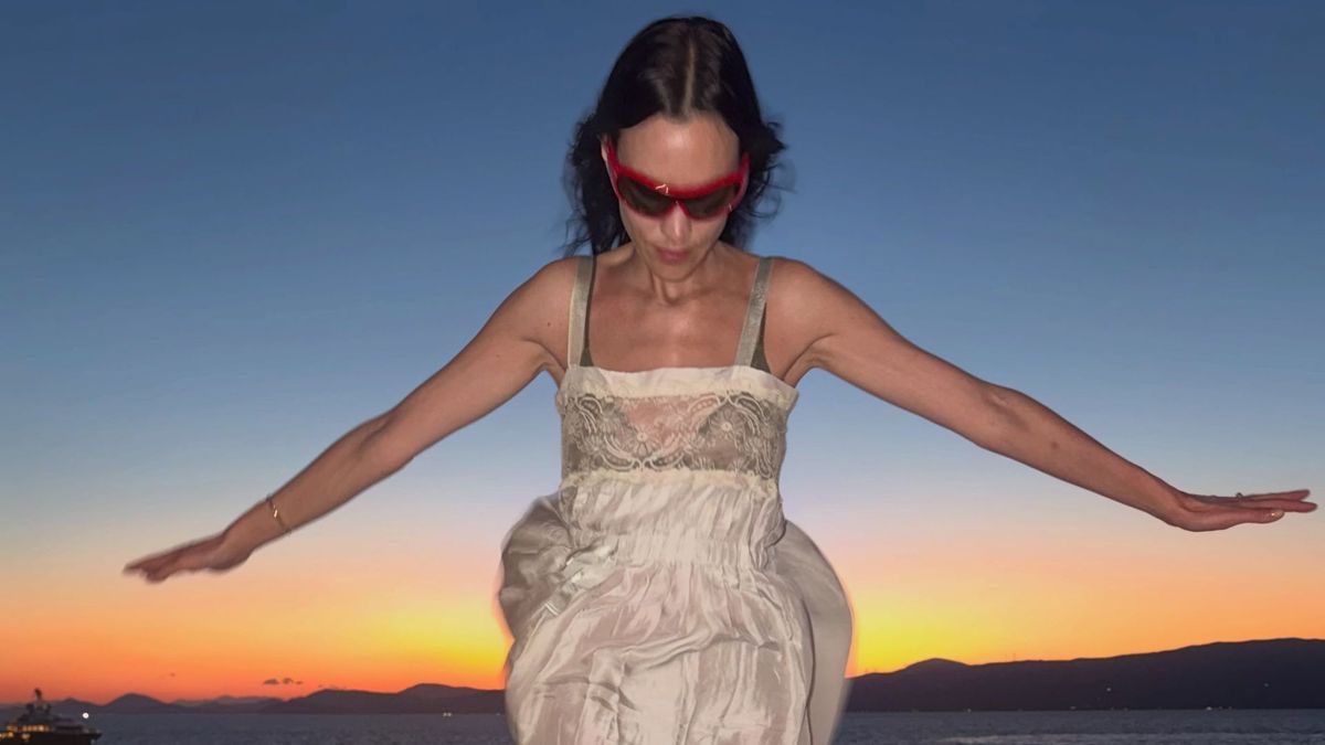 Not Track Shorts and Flip-Flops—This French-Girl Dress and Shoe Combination Is So Much Chicer