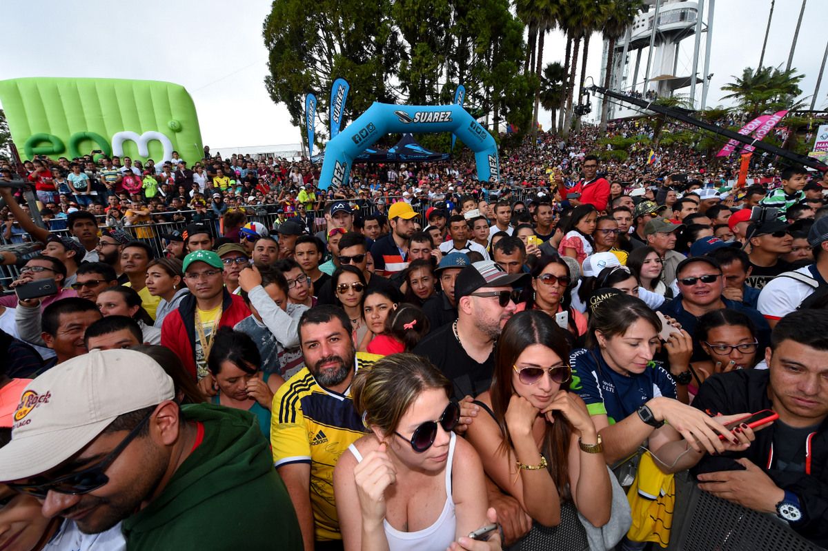 Massive crowds for the final podium celebrations