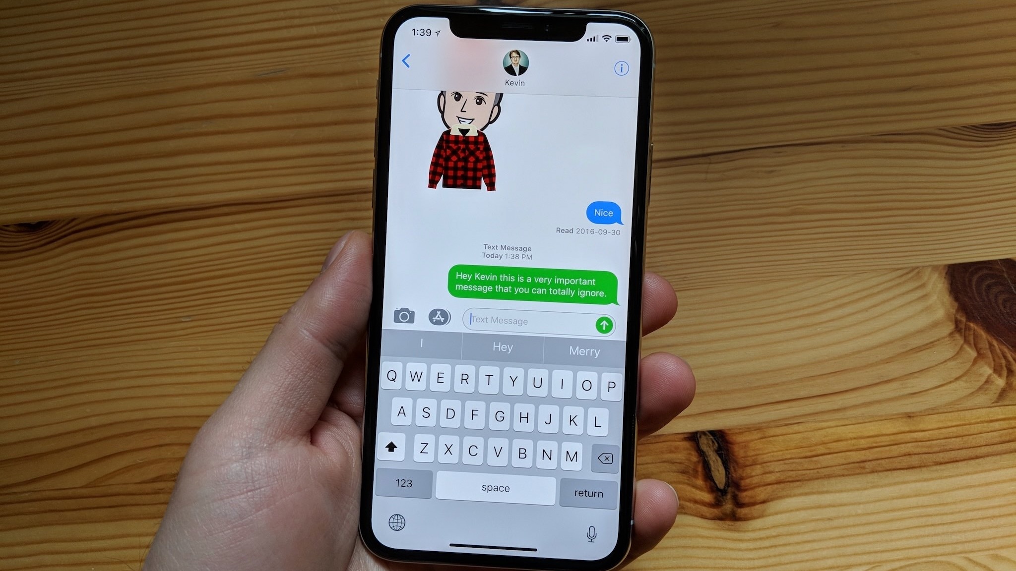 파란색과 녹색 풍선이 표시된 iMessage 채팅