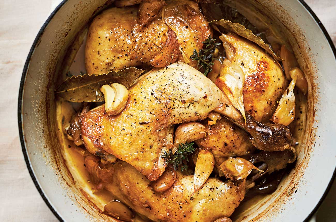 40-cloves-of-garlic chicken in a pan